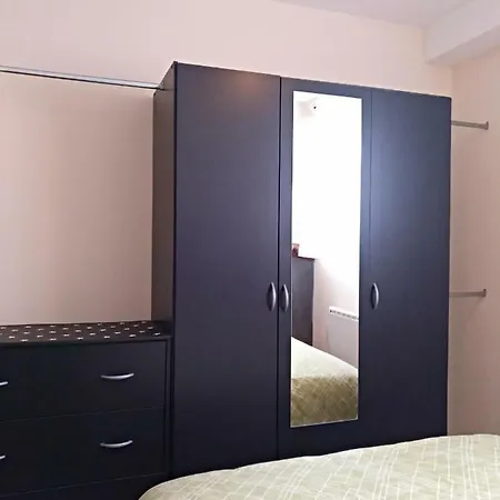 Santa Cruz アパート *